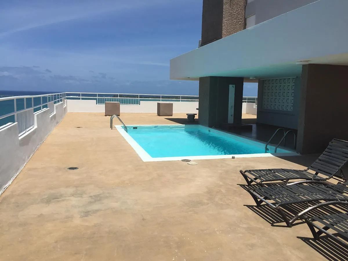 Playa Mar Beachfront Apartment At Isla Verde 캐롤라이나 0*,  푸에르토리코